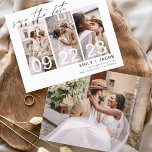 Flyer Elegante presupuesto Guardar las invitaciones de f<br><div class="desc">Paisaje horizontal barato moderno y elegante Cuatro (4) Foto Guardar el imán Boda de fecha con tipografía con escritura a mano. El imán para guardar la invitación de fecha incluye tipografía y moda de guiones y un diseño sencillo al que puede agregar su imagen personalizada de fotografía de compromiso.</div>