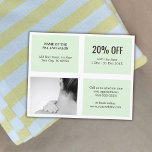 Flyer Elegante terapista de foto verde blanco limpio<br><div class="desc">Elegante volante,  plantilla de diseño de cupones con una foto profesional de estudio. Herramienta de marketing perfecta para sus clientes. Este volante es totalmente personalizable,  puedes agregarle tus datos personales fácilmente. Si necesita ayuda para personalizar,  por favor contáctenos. Puede hacer coincidir este producto con tarjetas de visita.</div>