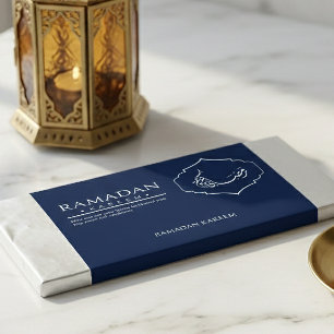 Flyer Envoltura de chocolate azul marino Ramadan Kareem