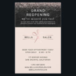 Flyer Gran reapertura del salón de belleza Rose Gold con<br><div class="desc">Una colección coherente y completa para todos los productos y suministros de su negocio. Informe a los clientes de su reapertura con nuevas medidas de seguridad contra el COVID en vigor. Una colección de productos para promover las pautas de distanciamiento social. Estos productos son excelentes para garantizar que tanto los...</div>