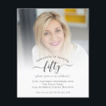 Flyer Guión de foto de PAPER Invitación a la fiesta de c<br><div class="desc">Una alternativa de PAPER (no tarjeta) de gran valor SIN ENVELOPES a un tamaño menor de 4, 5" x 5, 6" y a un precio económico. (Los sobres estándar A6 son el tamaño más próximo a caber). Foto Script 50th Birthday Party Invitation. Un diseño minimalista totalmente personalizable para cincuenta o...</div>