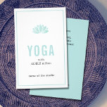 Flyer Instructor de yoga del icono del Lotus blanco azul<br><div class="desc">Plantilla mínima de volante de personalizable con colores azul/blanco e icono de loto simple. Puedes personalizar con tu texto.</div>