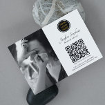 Flyer Logo de Photo Business Artista de maquillaje de có<br><div class="desc">El código QR se puede utilizar para dirigir a los clientes a su sitio web,  donde pueden obtener más información sobre sus servicios. El folleto puede utilizarse para promocionar sus servicios y para crear un aspecto profesional de su marca.</div>