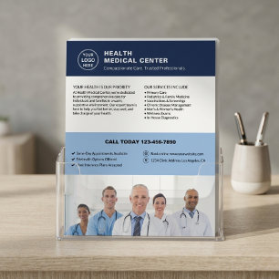 Flyer Logotipo de médico de clínica de atención médica c