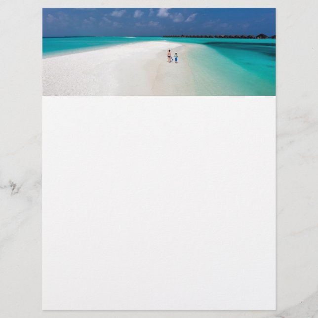 Flyer Madre e hijo en una playa tropical (Frente)