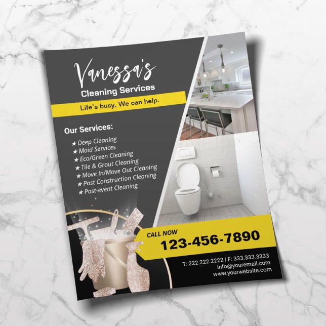 Flyer Oro de servicio de limpieza de casas profesionales (Subido por el creador)