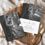 Flyer Presupuesto Guardar la fecha manuscrita Boda foto<br><div class="desc">Boda Presupuestaria Guardar las tarjetas de fecha que tienen una foto en la parte delantera y trasera. Las tarjetas de escritura a mano Caída, Otoño, Verano, Primavera de Invierno Guardar la Fecha contienen una moderna tipografía de escritura cursiva con letras a mano que son elegantes, simples y modernas para usar...</div>