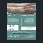 Flyer Retrato de examen de pie, clínica de podiatría, po<br><div class="desc">Retrato de examen de pie,  clínica de podiatría,  volante publicitario podiatra de The Business Card Store.</div>