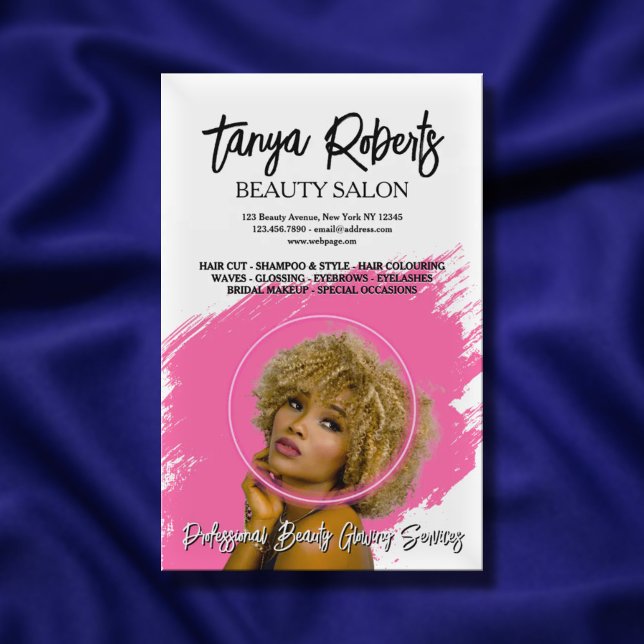 Flyer Salón de belleza profesional blanco y rosa (Subido por el creador)