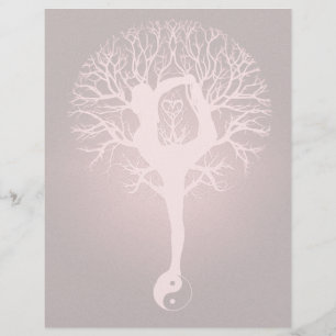 Flyer Señora haciendo yoga con fondo rojo.