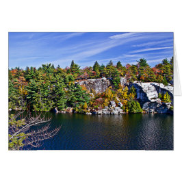 Follaje de otoño alrededor del lago Minnewaska