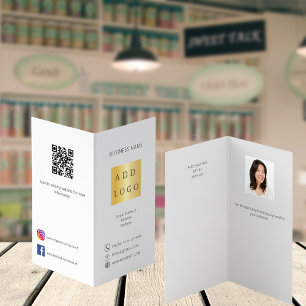 Folleto comercial sobre el código QR del logotipo 