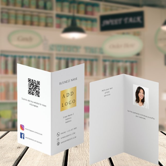 Folleto comercial sobre el código QR del logotipo  (Subido por el creador)