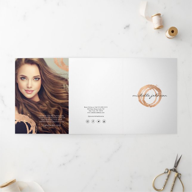 Folleto de Logo Circular Pintado en Rosa Dorado Fa (Exterior)