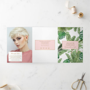 Folleto de Salón con Patrón de Hojas Tropicales en