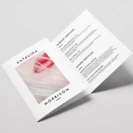 Folleto de salón de labios rojos de maquillaje min