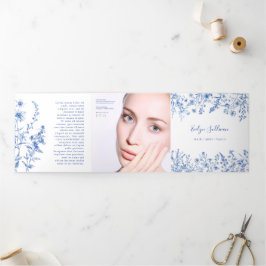 Folleto del tríplio de flores silvestres azules de