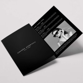 Folleto minimalista de lujo y boutique negro
