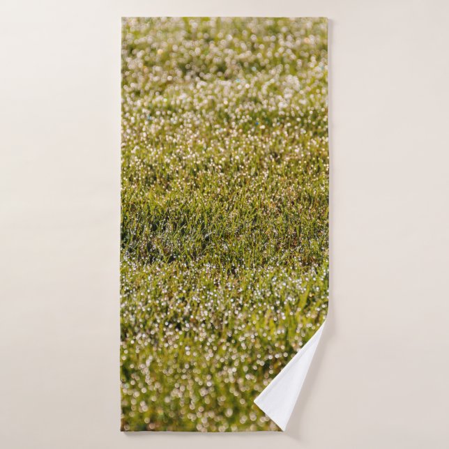 Fondo de hierba verde de primavera fresca, con aro (Toalla de baño)