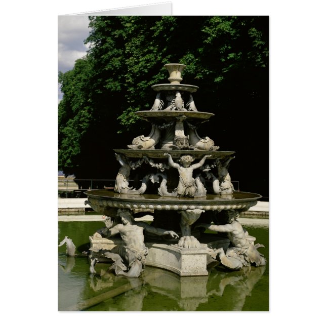 Fontaine de la Pyramida (Frente)