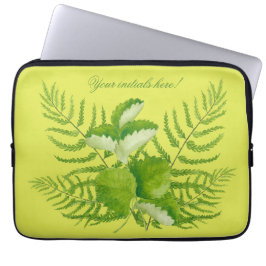 Formularios en verde en una funda de portátil