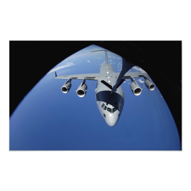 Foto A C-17 Globemaster III recibe combustible 2 (Frente)