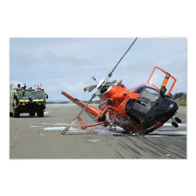 Foto Accidente de helicóptero MH-65 de la Guardia Coste (Frente)