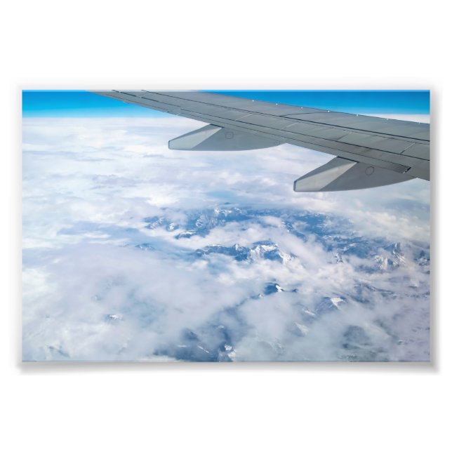 Foto Aerial View of the Snowy Alps – Flight to Venice (Frente)