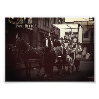 Foto Alaska, Chicas del Día de la Independencia