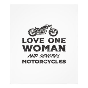 Foto Ama a una mujer y varias motocicletas esencial