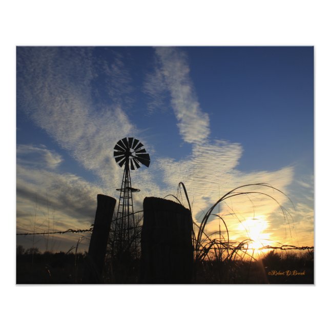 Foto Amanecer de Windmill de Kansas con cerca (Frente)