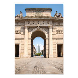 Foto Arco de triunfo en el centro de Milán