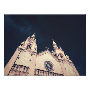 Foto Arquitectura de torres de iglesia Fondo oscuro