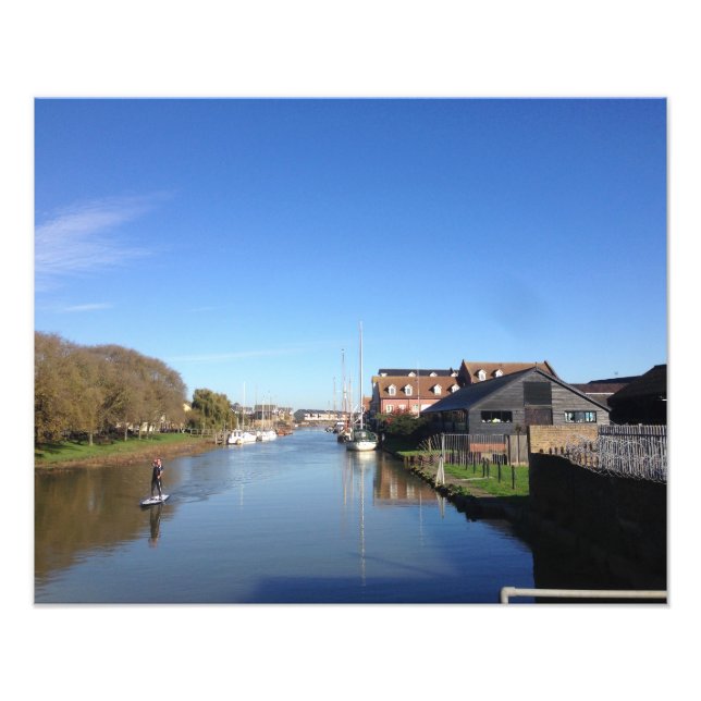 Foto Arroyo Faversham, Inglaterra, con paddle boarder (Frente)