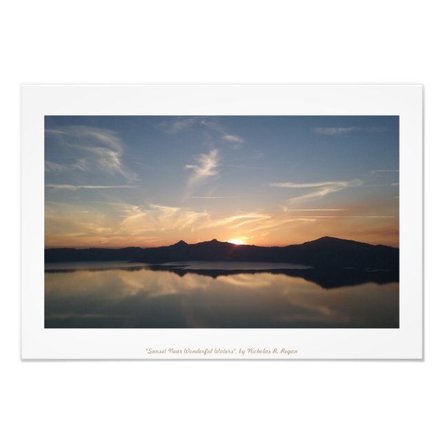 Foto "Atardecer cerca de maravillosas aguas" Crater Lak (Frente)