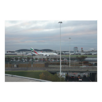 Foto Aterrizaje nocturno en el aeropuerto de Londres