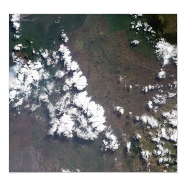 Foto Aumentos de ciruela del volcán Nyiragongo en la RD (Frente)