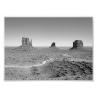 B&W Monument Valley 3