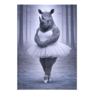 Foto Bailarina de rinoceronte en bosque brumoso