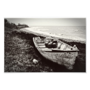 Foto Barco pesquero negro y blanco