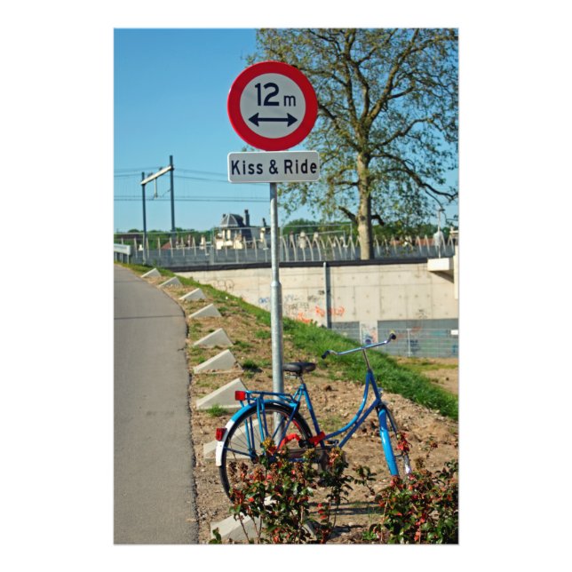 Foto Beso y paseo (Frente)