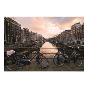 Foto Bicicletas en la puesta del sol en Amsterdam