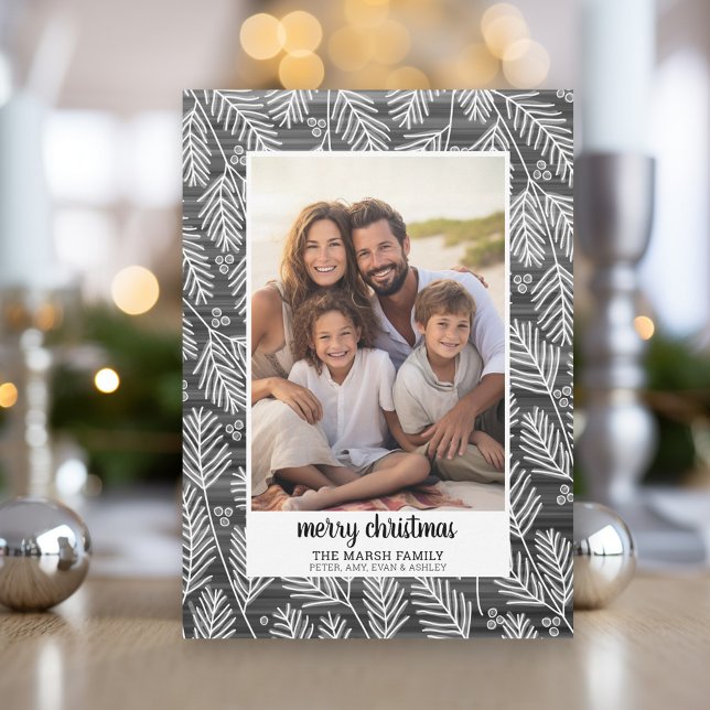 Foto: Black Pine Border - Guión Feliz Navidad (Modern Christmas Photo Greeting Card)