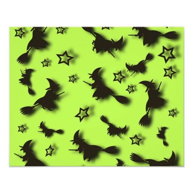 Foto Bruja voladora entre las estrellas en la noche de  (Frente)