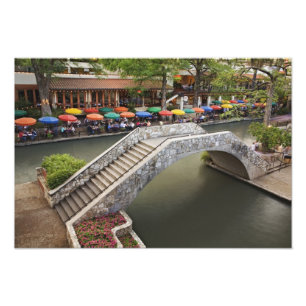 Foto Café al aire libre a lo largo del River Walk y pue