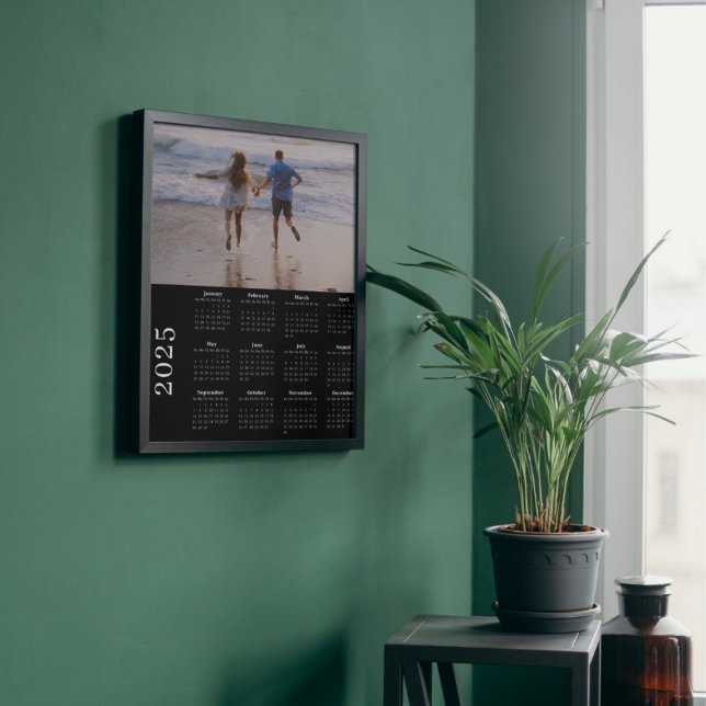 Foto Calendario negro clásico de 2025 con todas las let (Subido por el creador)