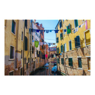 Foto Calle de Venecia con ropa lavada de lavado de ropa