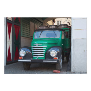 Foto Camión antiguo con cerveza - impreso