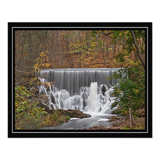 Foto Cascada de cascada de bosques y follaje de otoño (Frente)