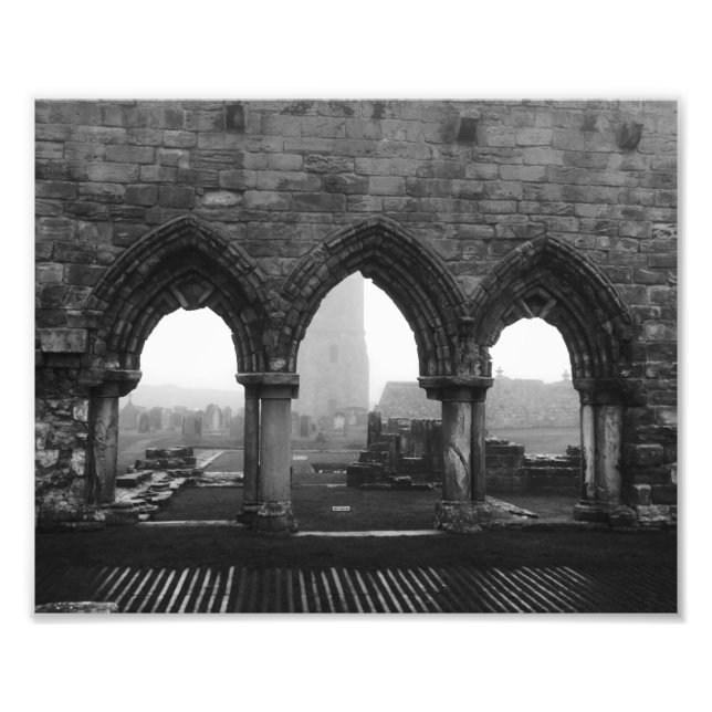 Foto Catedral de St Andrews en niebla negro y blanco (Frente)